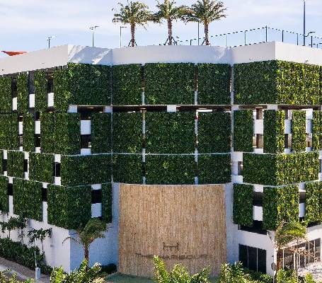 Exterior application of an artificial plant wall